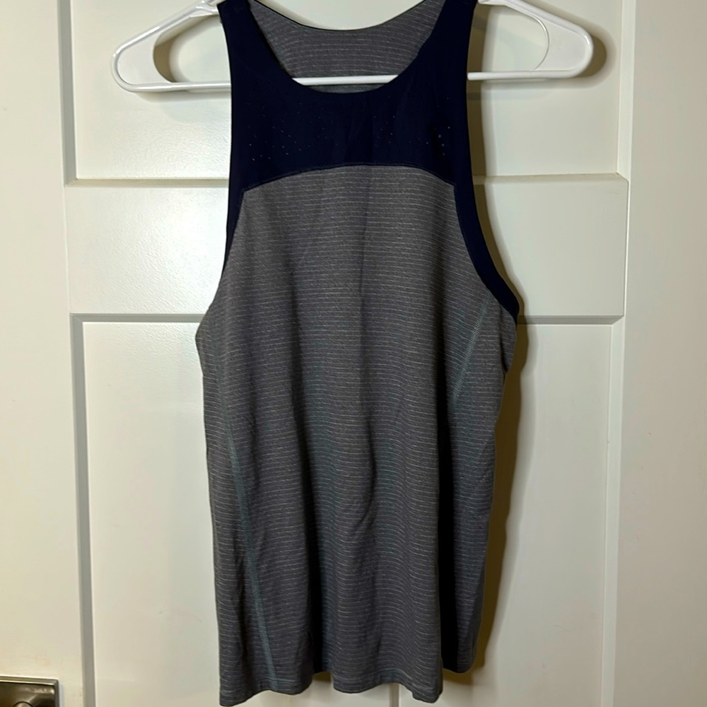 Lululemon tank top size 2